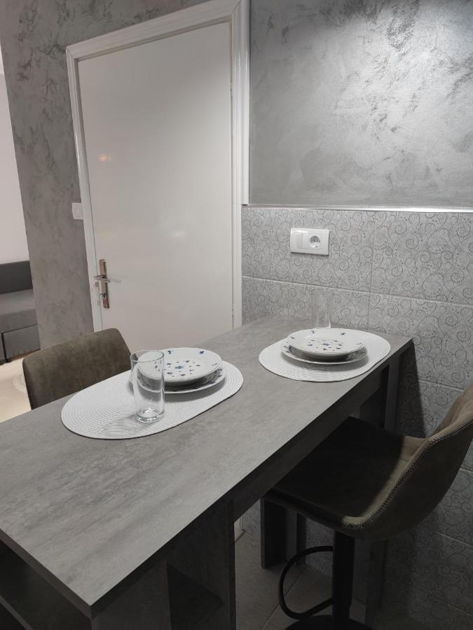 Flora Apartment Surcin Экстерьер фото